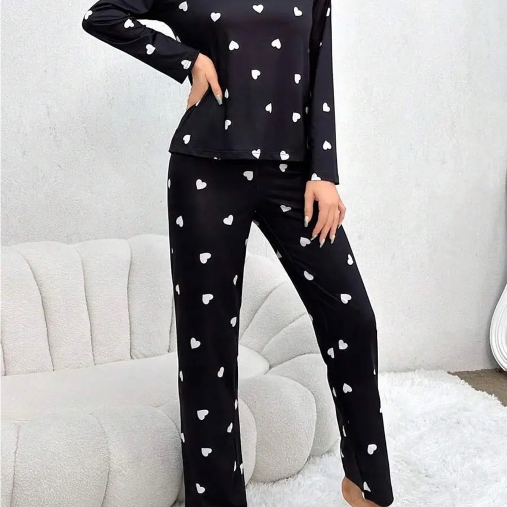 Women's Black Heart Print Pajama Set